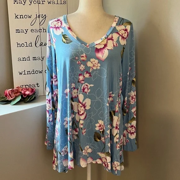 NWT Size XL Blue Floral Print Blue Women's Tunic Top W/Long Sleeve & V-Neckline - Picture 3 of 13